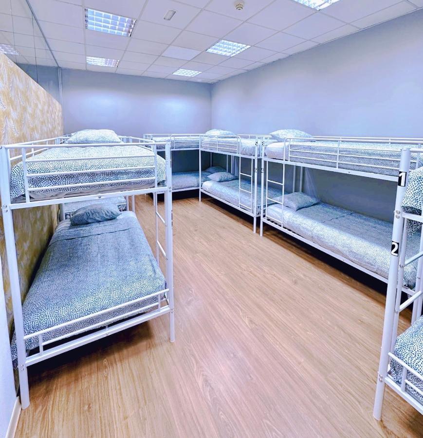 Hostel Acacias Мадрид Экстерьер фото